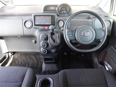 2015 Toyota Spade - Thumbnail