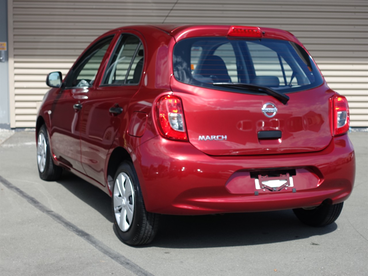2016 Nissan March
