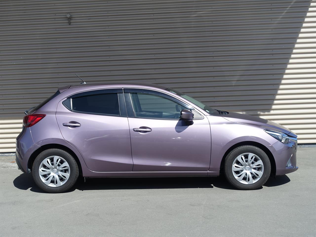 2016 Mazda Demio