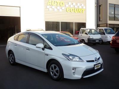 2012 Toyota Prius PHV - Thumbnail