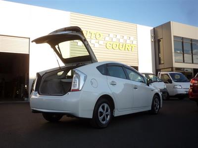 2012 Toyota Prius PHV - Thumbnail