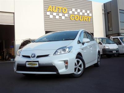 2012 Toyota Prius PHV - Thumbnail