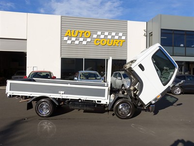 2005 Mitsubishi Fuso - Thumbnail