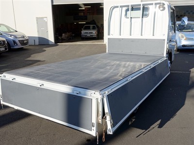 2005 Mitsubishi Fuso - Thumbnail
