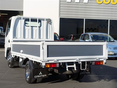 2005 Mitsubishi Fuso - Thumbnail
