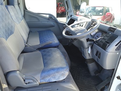 2005 Mitsubishi Fuso - Thumbnail