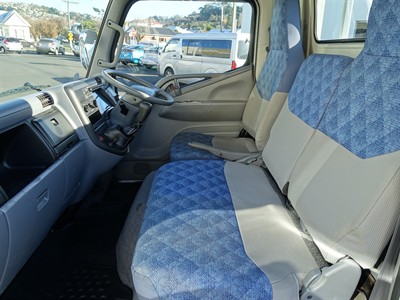 2005 Mitsubishi Fuso - Thumbnail