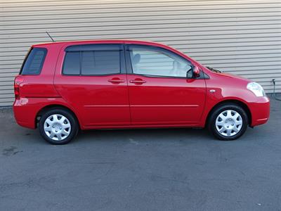 2006 Toyota Raum - Thumbnail