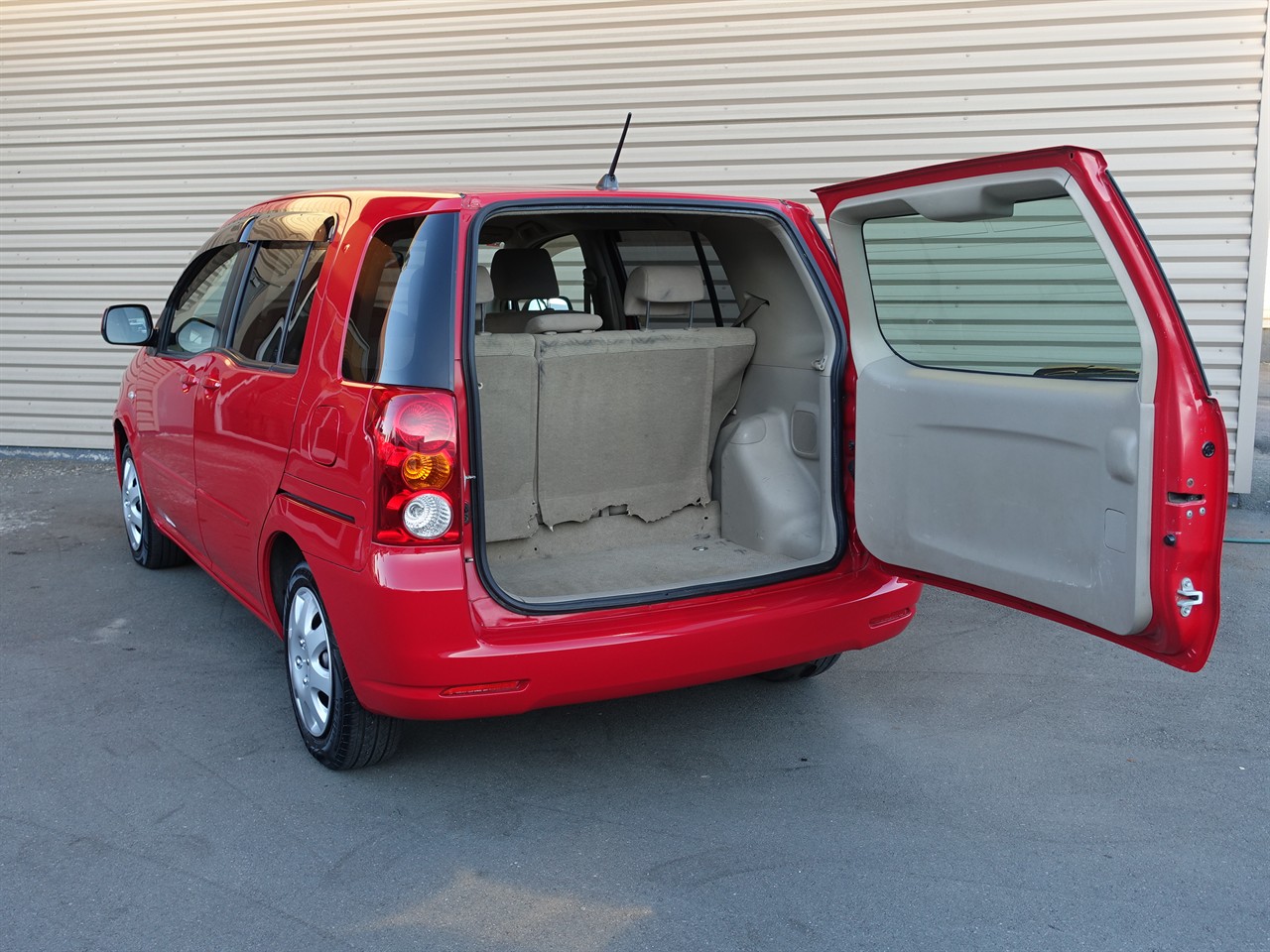 2006 Toyota Raum