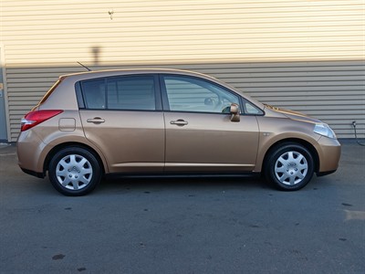 2009 Nissan Tiida - Thumbnail