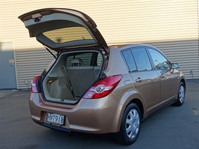 2009 Nissan Tiida - Thumbnail