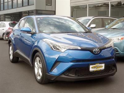 2017 Toyota C-HR - Thumbnail