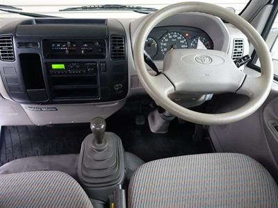 2003 Toyota Dyna - Thumbnail