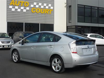 2010 Toyota Prius - Thumbnail