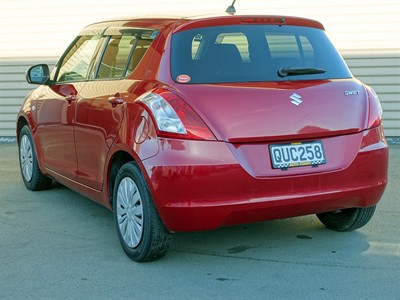 2013 Suzuki Swift - Thumbnail