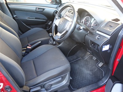2013 Suzuki Swift - Thumbnail
