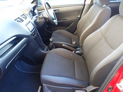 2013 Suzuki Swift - Thumbnail