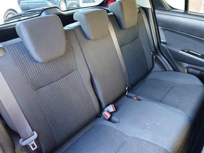 2013 Suzuki Swift - Thumbnail