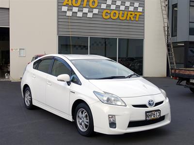 2010 Toyota Prius - Thumbnail