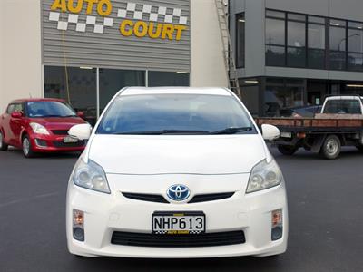2010 Toyota Prius - Thumbnail