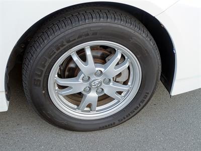 2010 Toyota Prius - Thumbnail