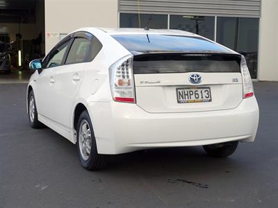 2010 Toyota Prius - Thumbnail