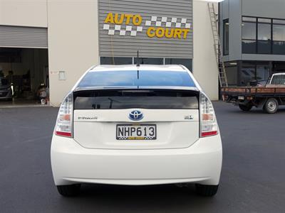 2010 Toyota Prius - Thumbnail