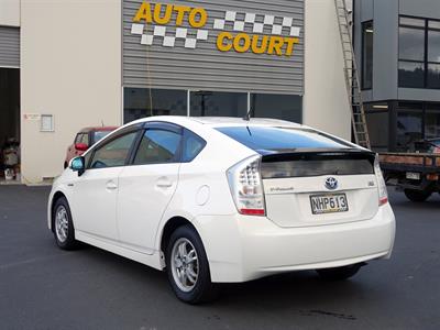 2010 Toyota Prius - Thumbnail