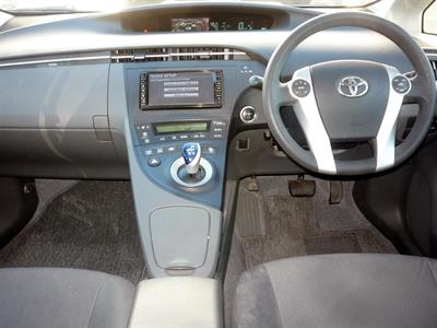 2010 Toyota Prius - Thumbnail