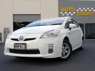 2010 Toyota Prius - Thumbnail