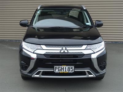 2022 Mitsubishi Outlander - Thumbnail
