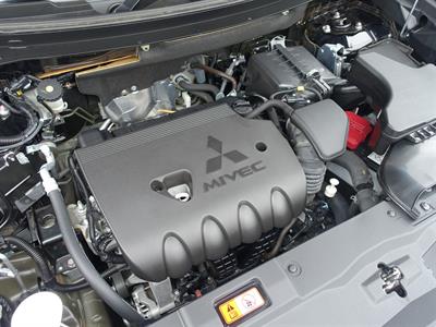 2022 Mitsubishi Outlander - Thumbnail