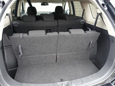 2022 Mitsubishi Outlander - Thumbnail