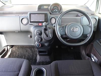 2015 Toyota Spade - Thumbnail