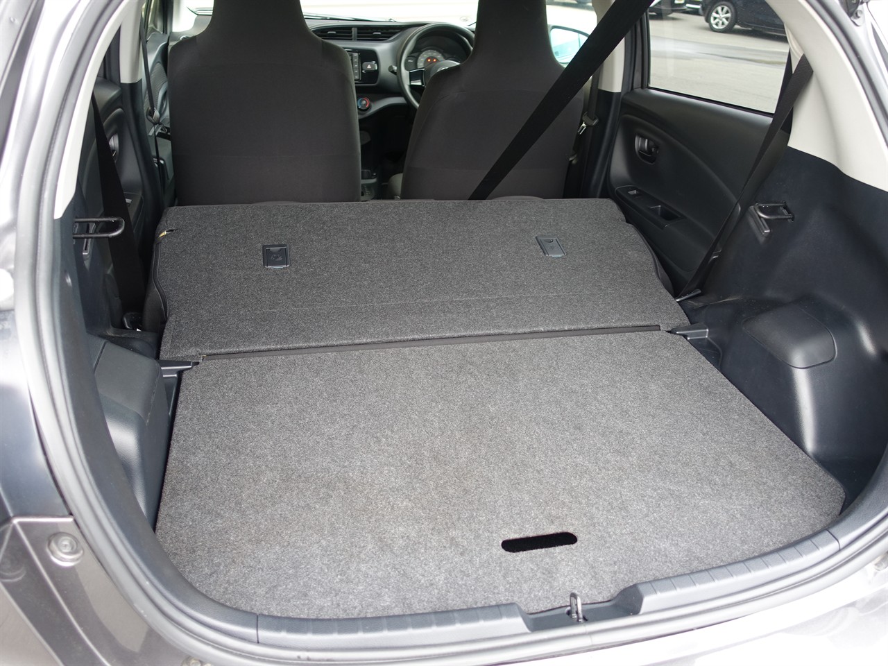 2017 Toyota Vitz