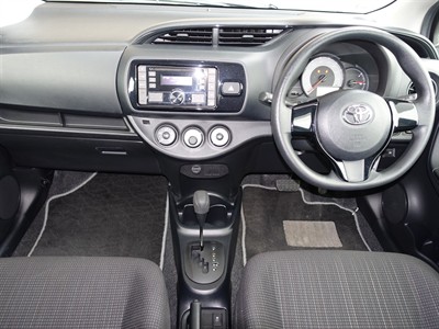 2017 Toyota Vitz - Thumbnail