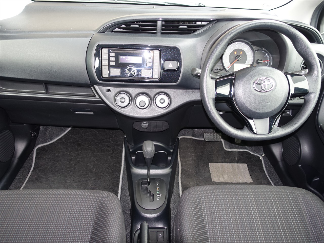 2017 Toyota Vitz