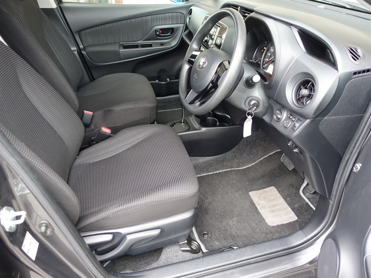 2017 Toyota Vitz