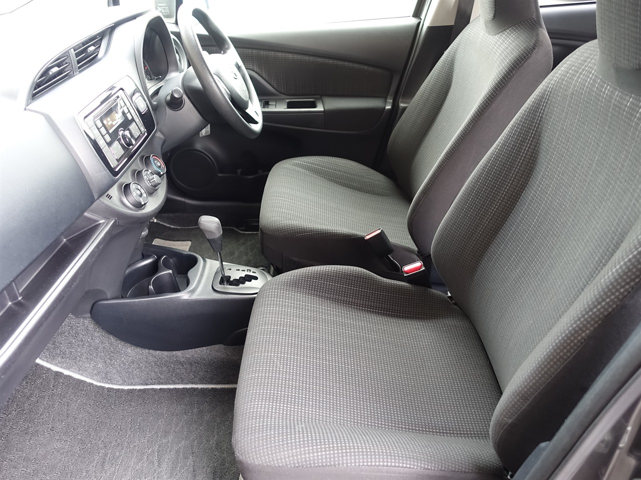 2017 Toyota Vitz