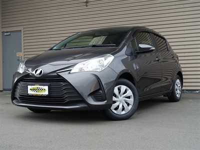 2017 Toyota Vitz - Thumbnail