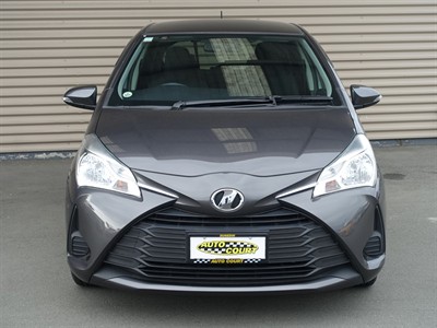 2017 Toyota Vitz - Thumbnail