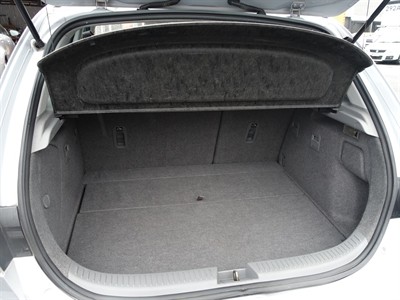 2005 Mazda Axela - Thumbnail