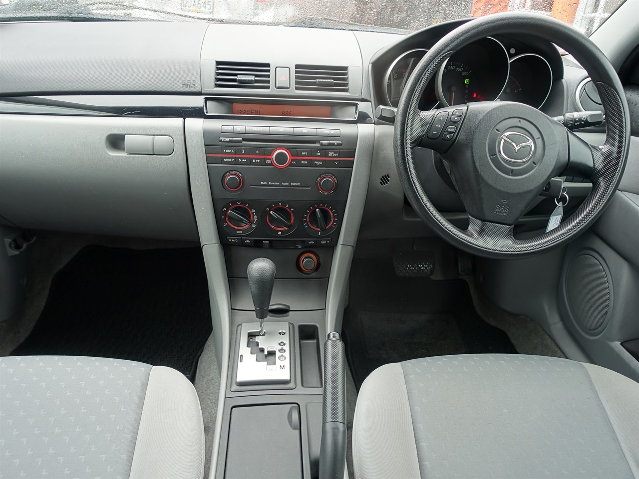 2005 Mazda Axela