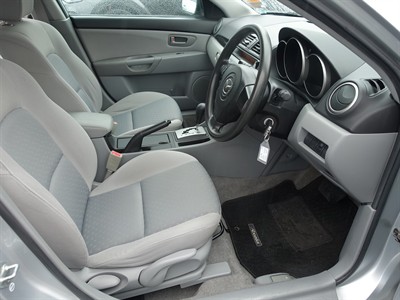 2005 Mazda Axela - Thumbnail