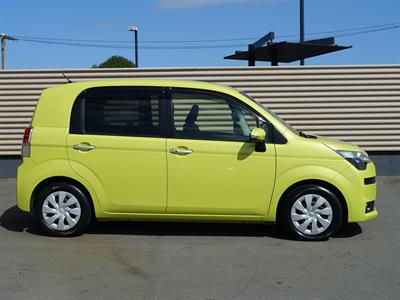 2012 Toyota Spade - Thumbnail