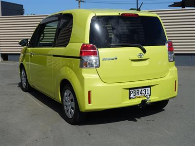 2012 Toyota Spade - Thumbnail