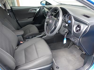 2017 Toyota Corolla - Thumbnail