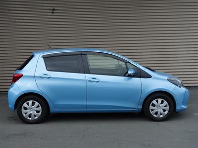 2014 Toyota Vitz - Thumbnail