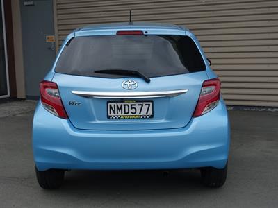 2014 Toyota Vitz - Thumbnail