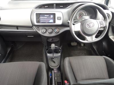 2014 Toyota Vitz - Thumbnail